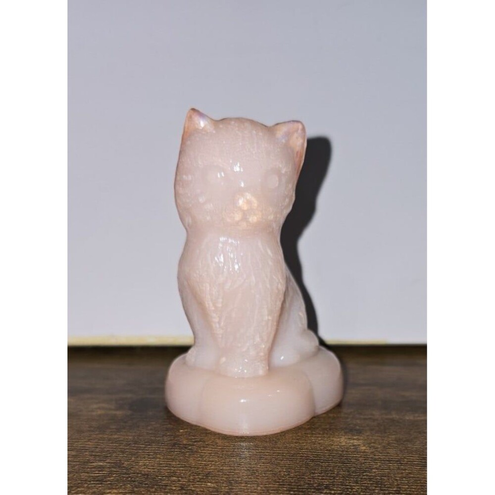 1980 Boyd Glass Miss Cotton Kitten on a Pillow